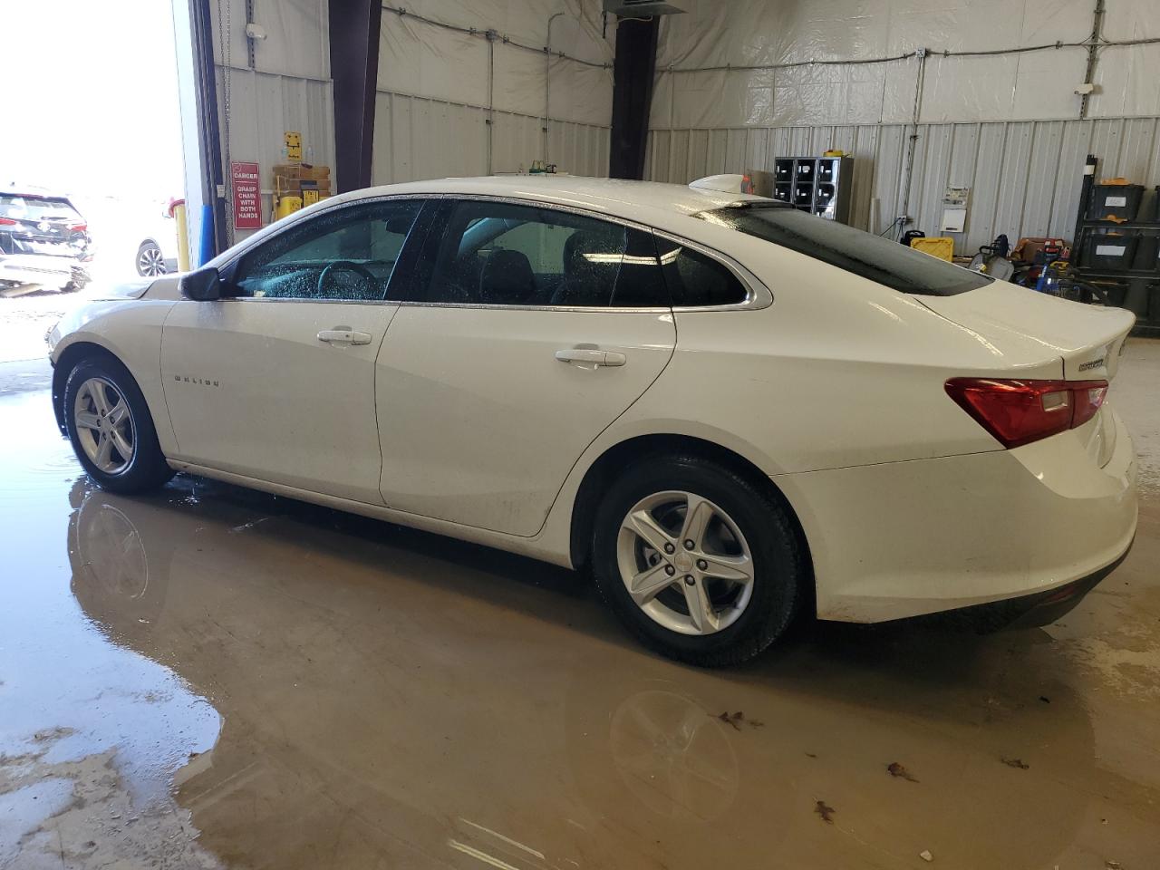 2023 Chevrolet Malibu - Image 2