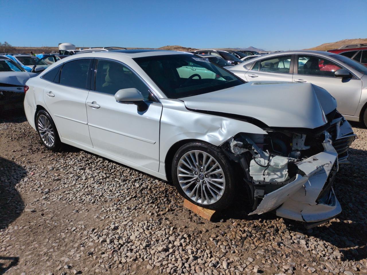 2019 Toyota Avalon - Image 4