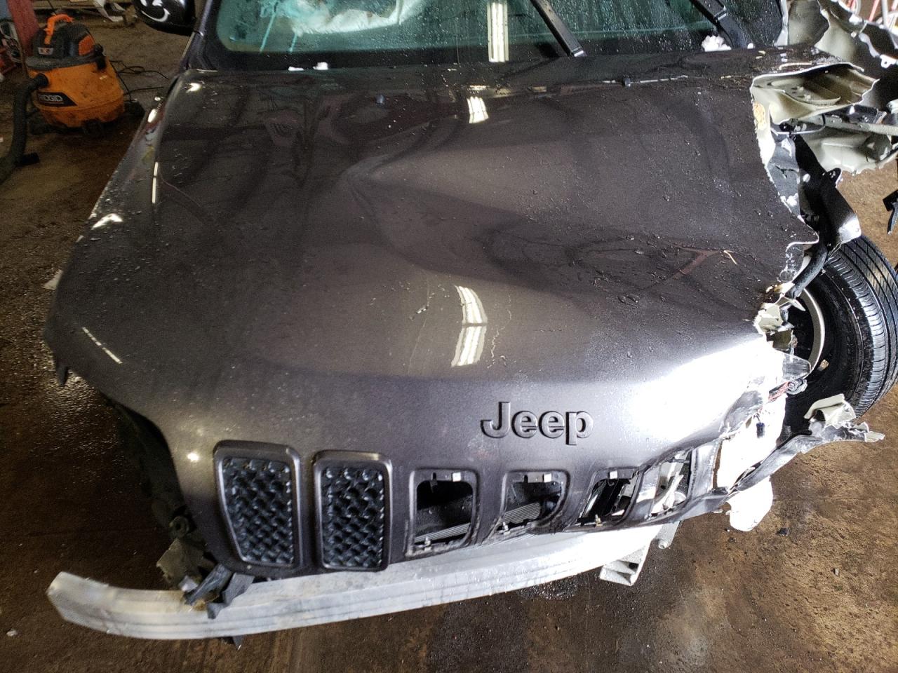 2019 Jeep Grand Cherokee - Image 12