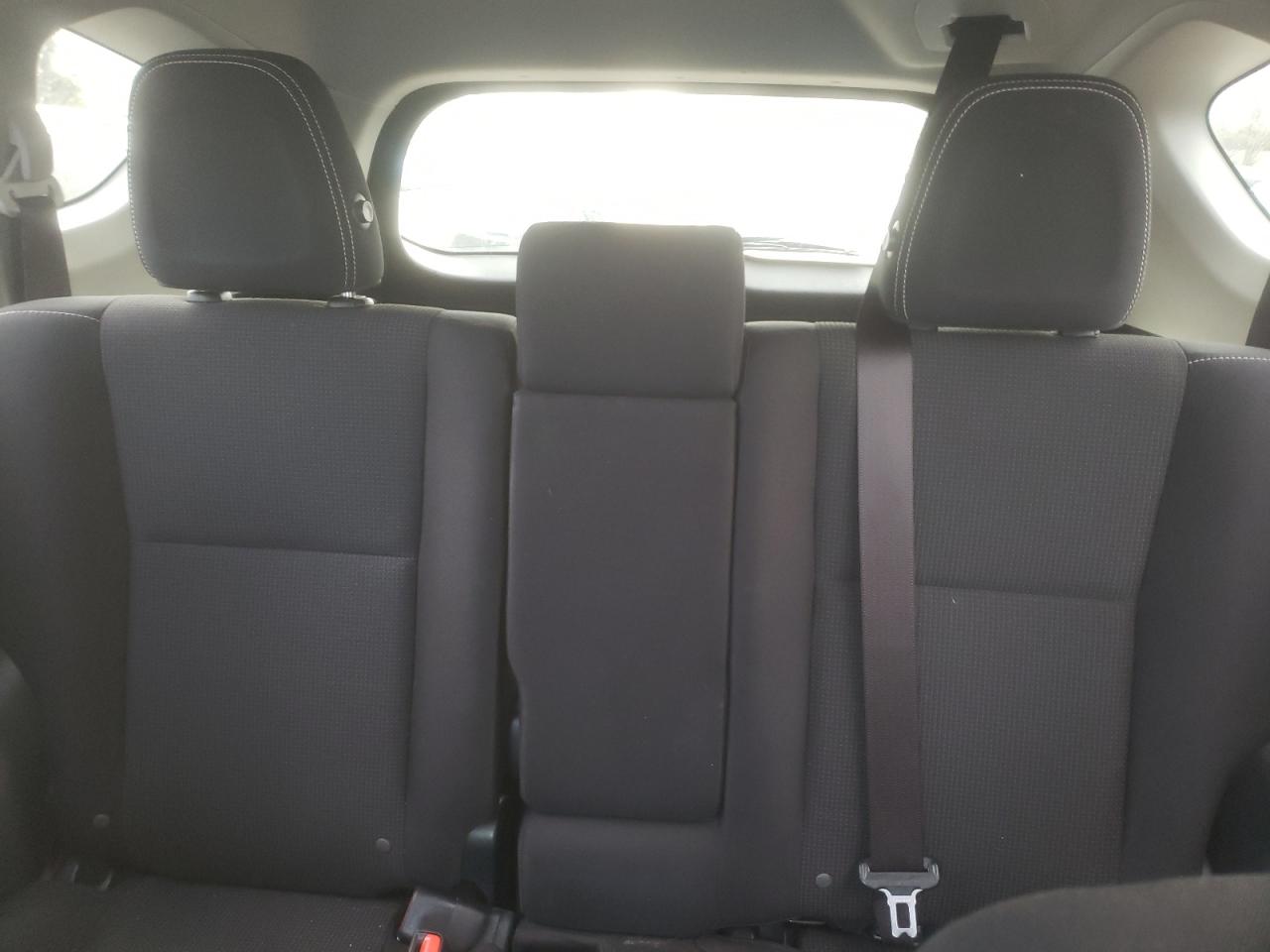 2017 Toyota RAV 4 - Image 10