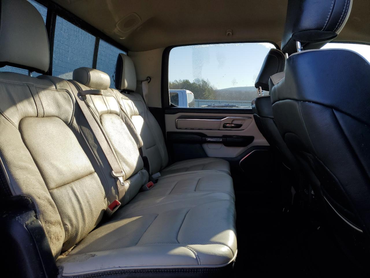 2020 RAM 1500 - Image 10