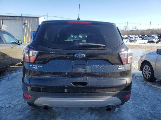  FORD ESCAPE 2017 Czarny