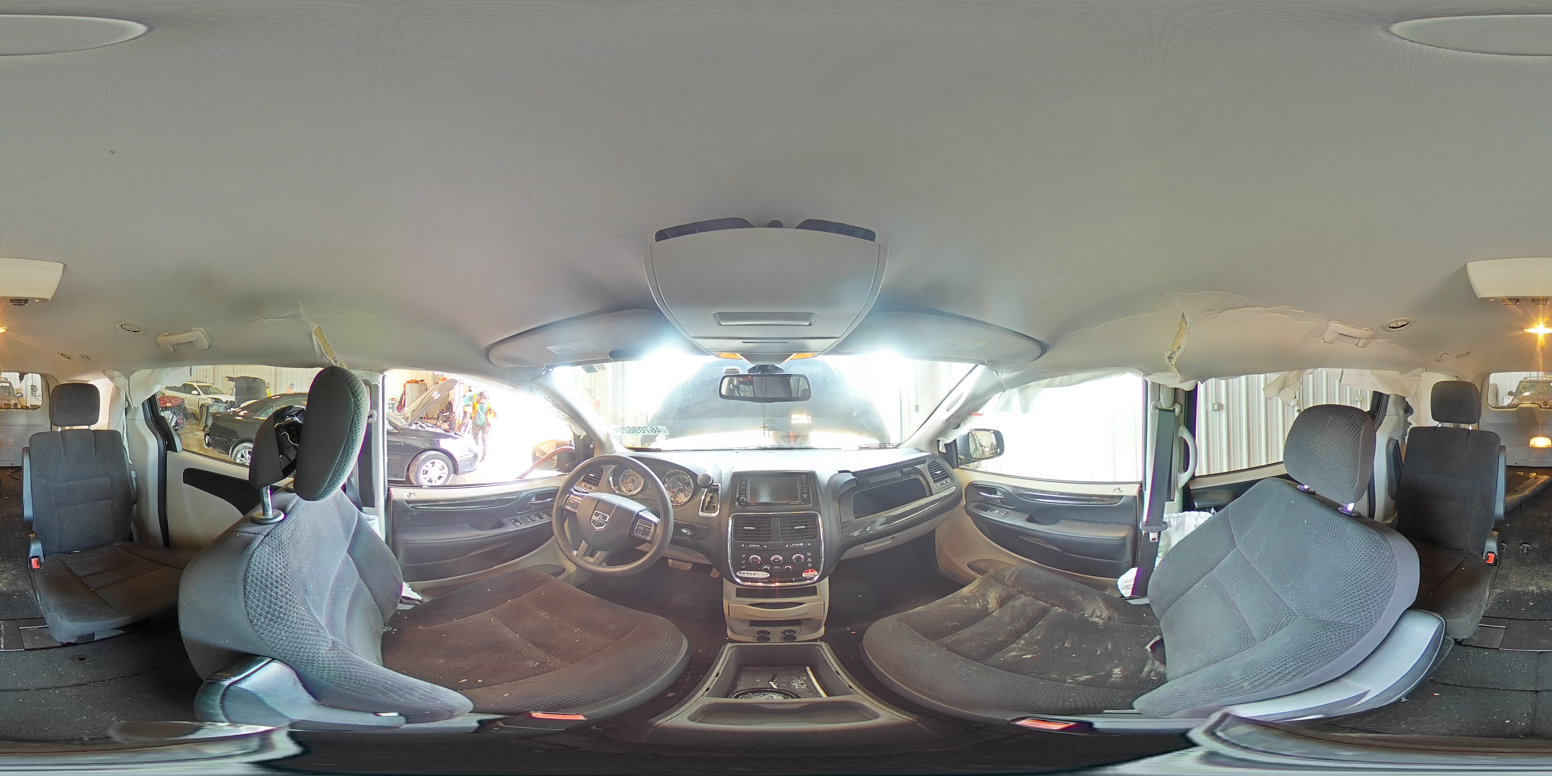 2019 Dodge Caravan - Image 15