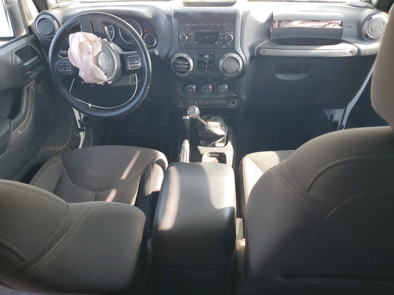 2016 Jeep Wrangler - Image 8