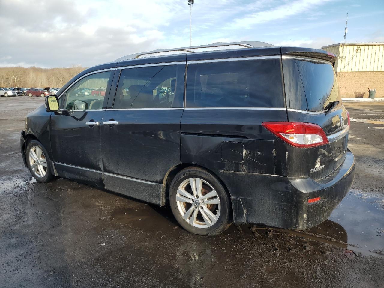 2015 Nissan Quest - Image 2