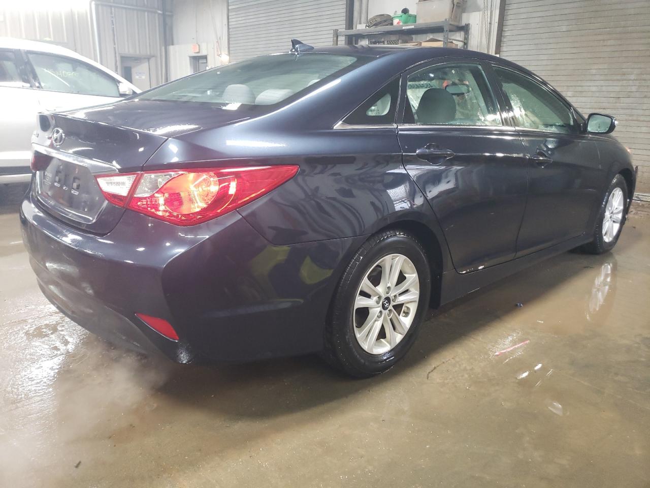 2014 Hyundai Sonata - Image 3