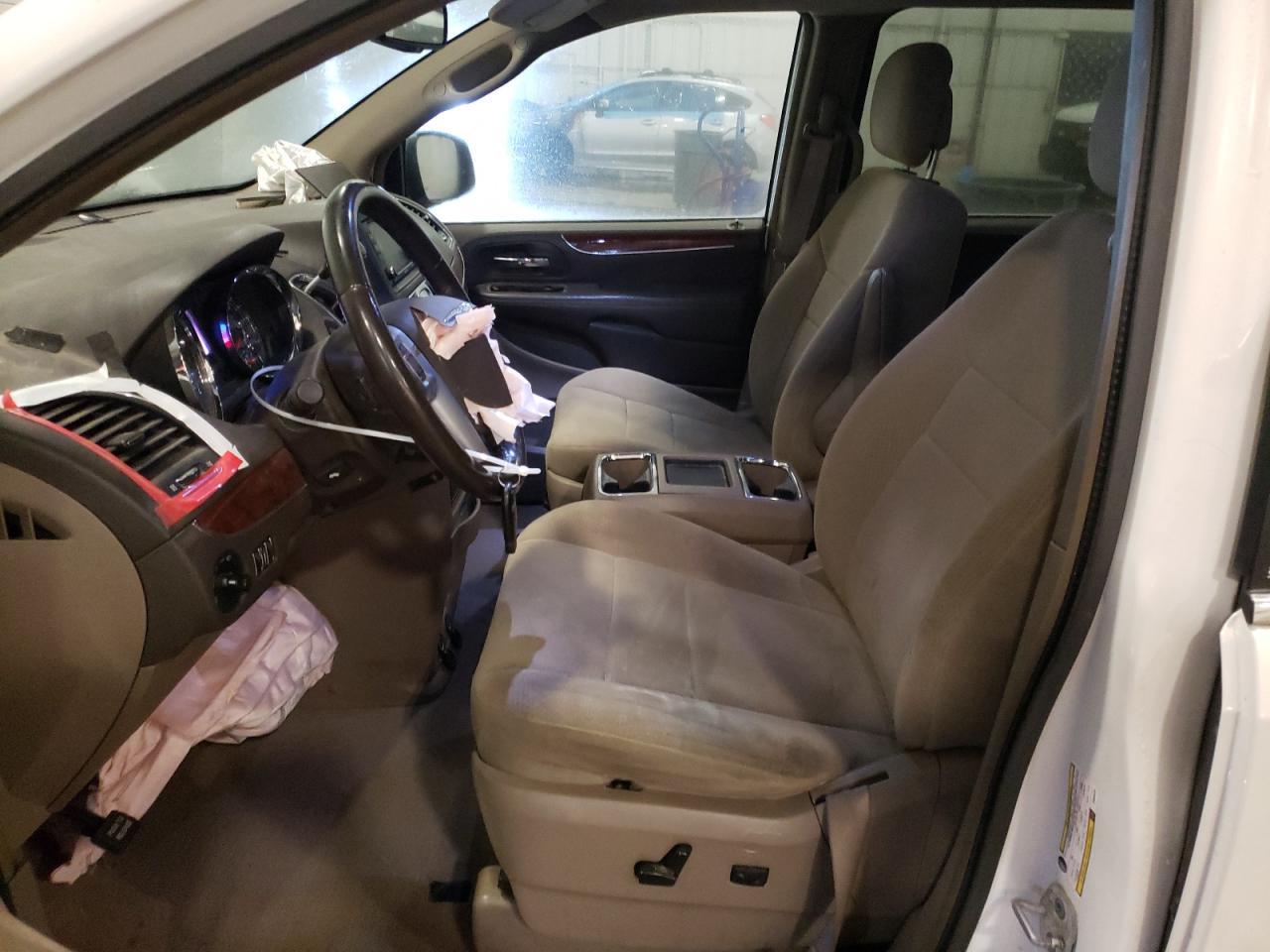 2012 Chrysler Town & Country - Image 7