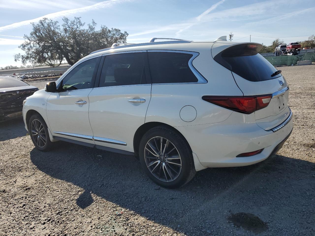 2016 Infiniti QX60 - Image 2