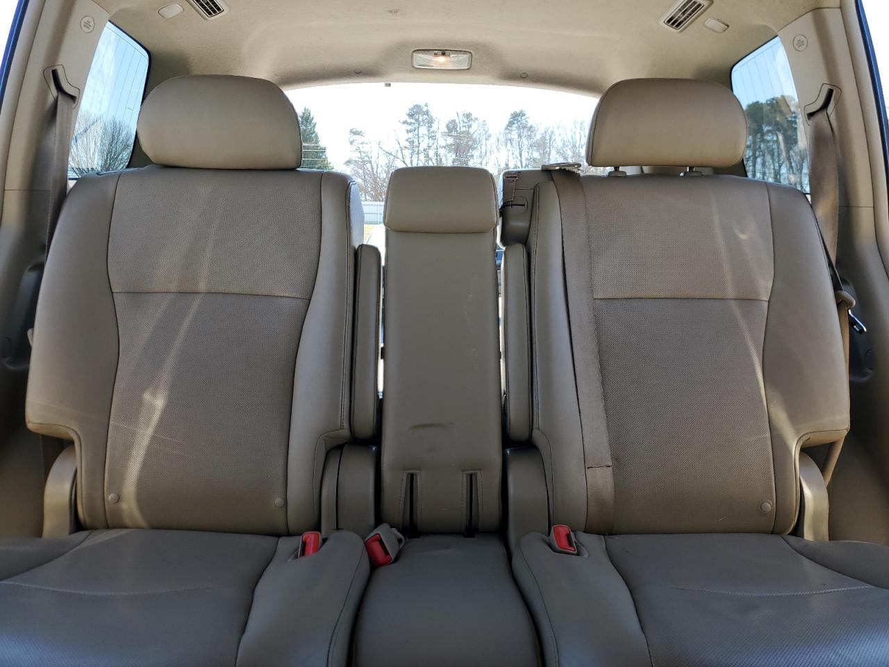 2013 Toyota Highlander - Image 10