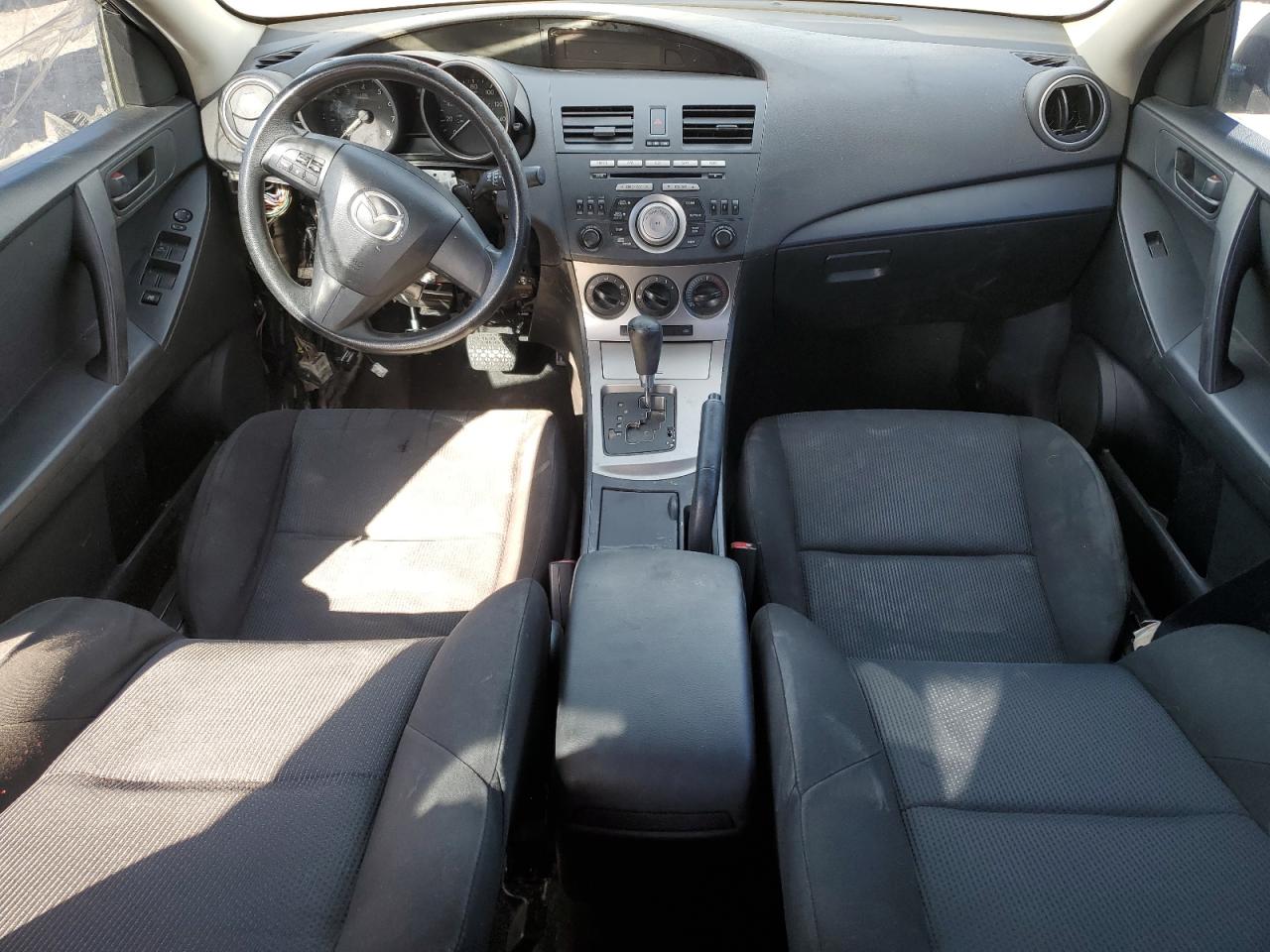 2010 Mazda 3 - Image 8