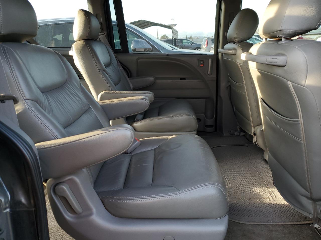 2009 Honda Odyssey - Image 11