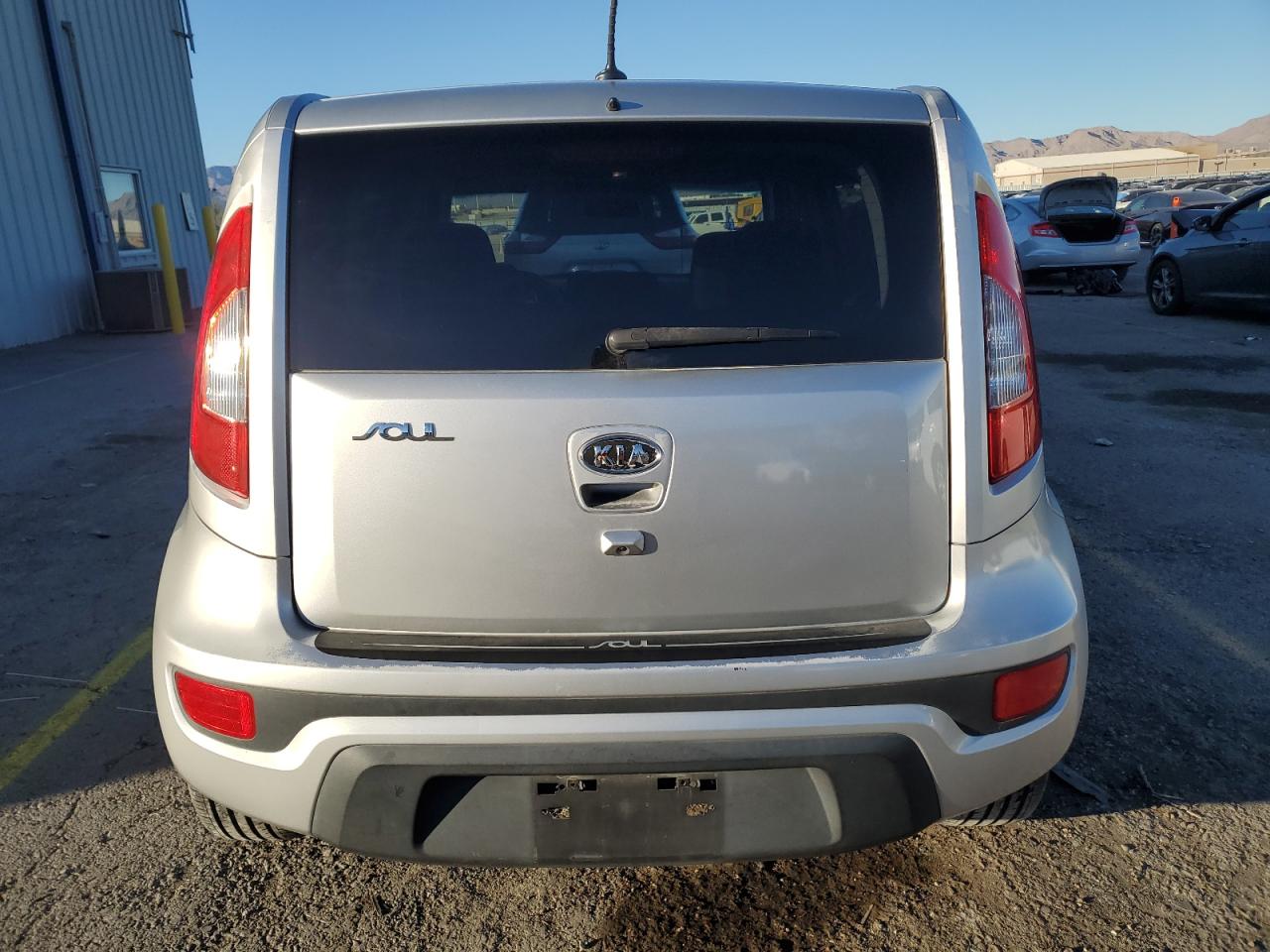 2012 Kia Soul + VIN: KNDJT2A63C7362877 Lot: 46366355