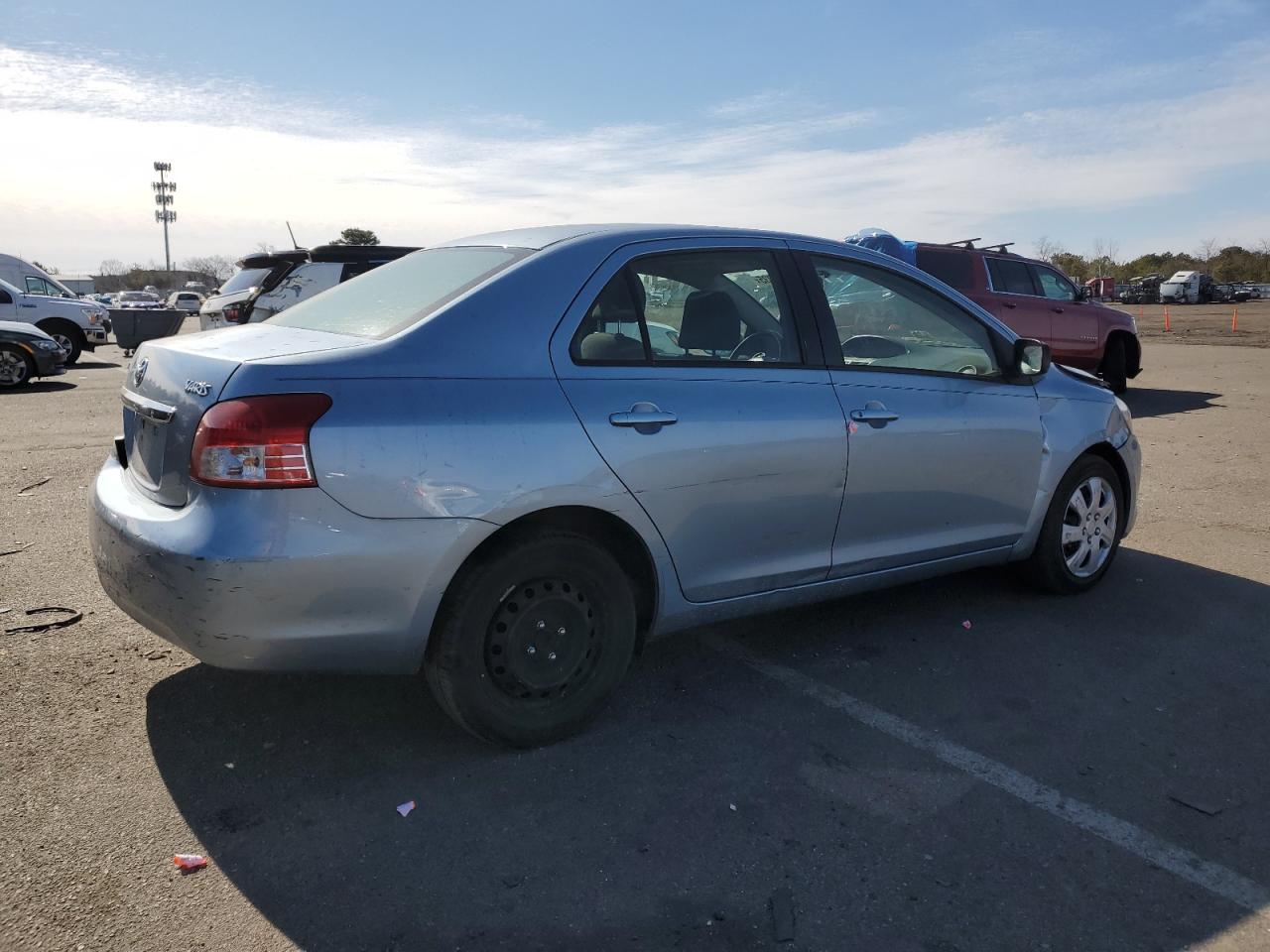 2010 Toyota Yaris - Image 3