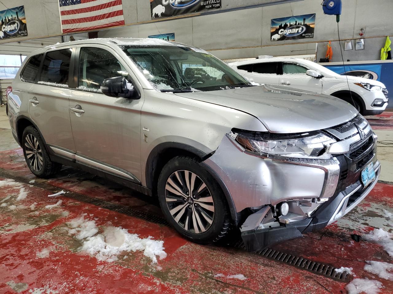 2019 Mitsubishi Outlander - Image 4