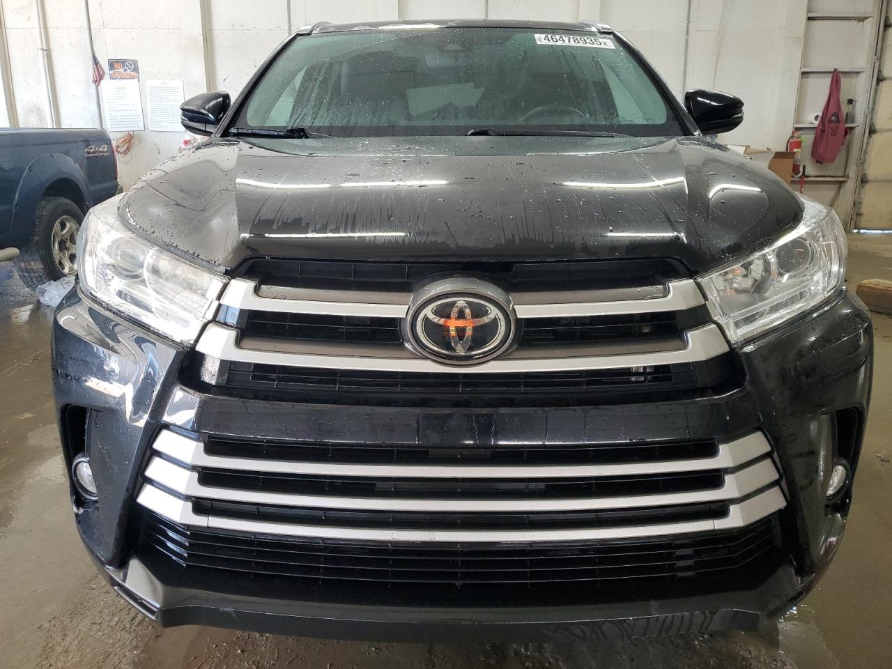 2019 Toyota Highlander - Image 5