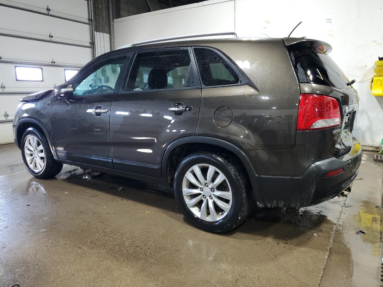 2011 Kia Sorento - Image 2