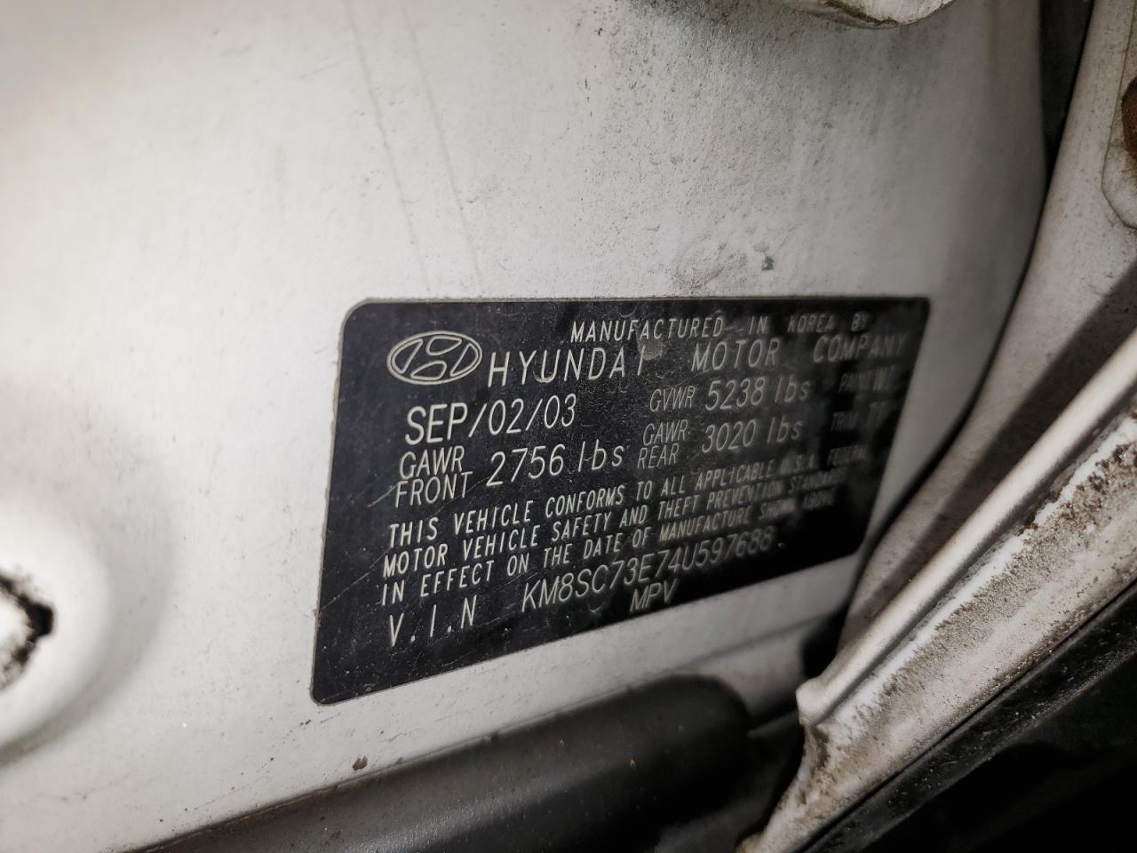 2004 Hyundai Santa Fe - Image 13