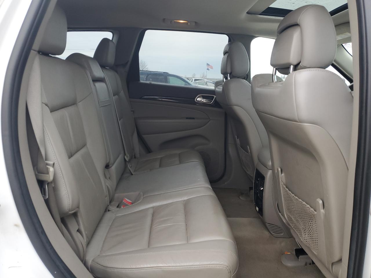2013 Jeep Grand Cherokee - Image 11