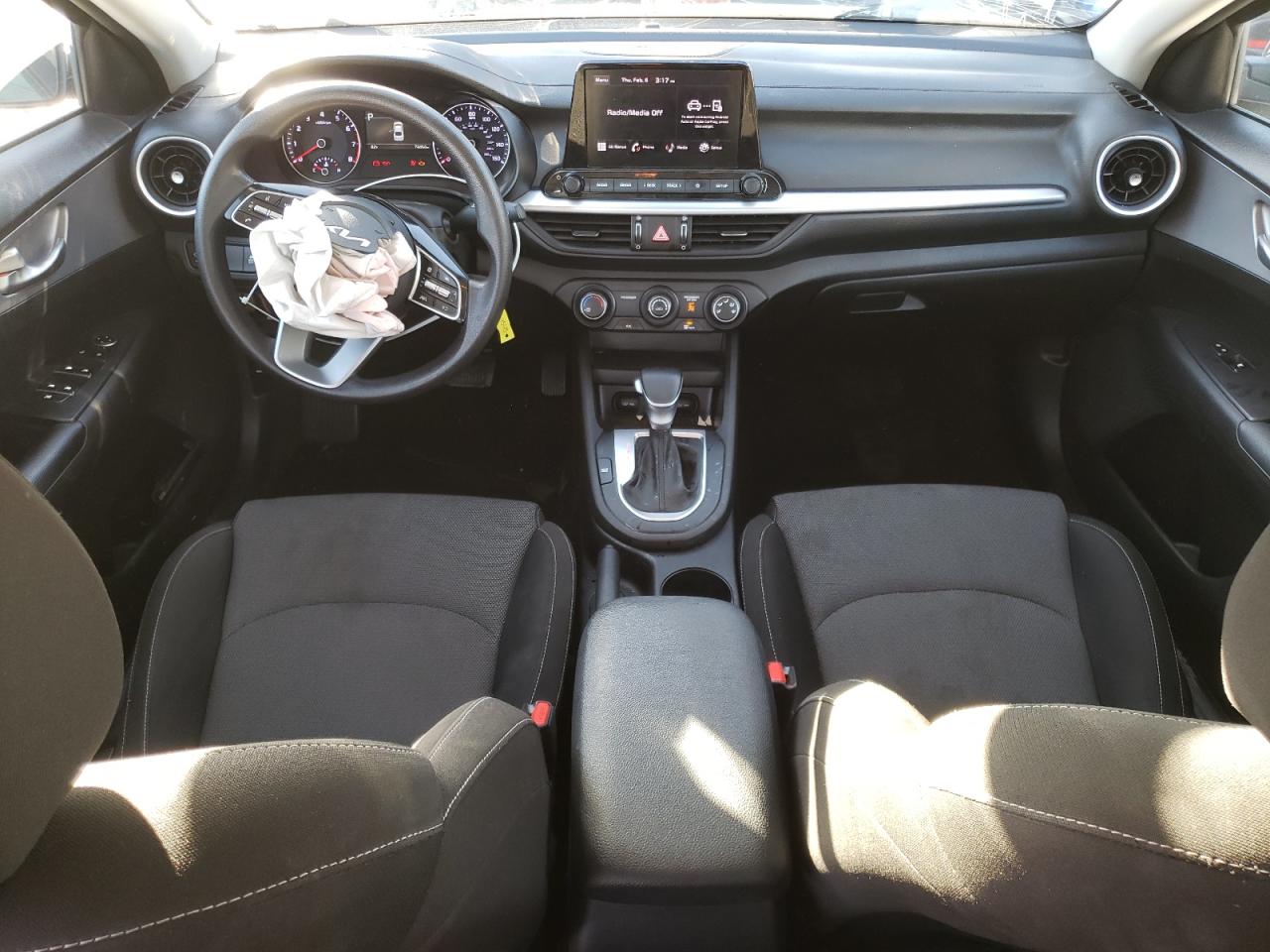 2023 Kia Forte - Image 8