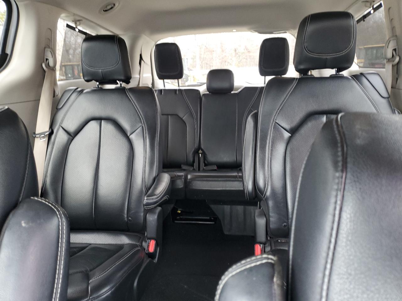 2022 Chrysler Pacifica - Image 10