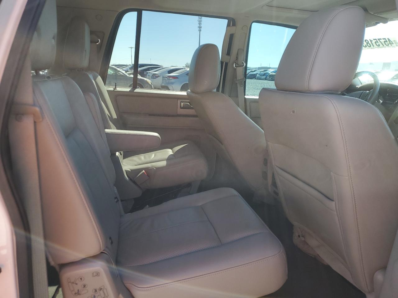 2013 Ford Expedition - Image 11