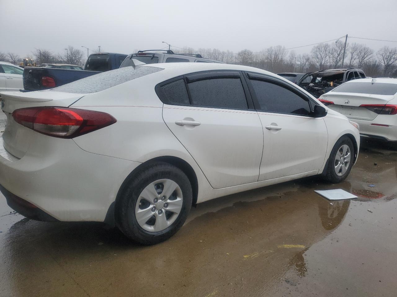 2017 Kia Forte - Image 3