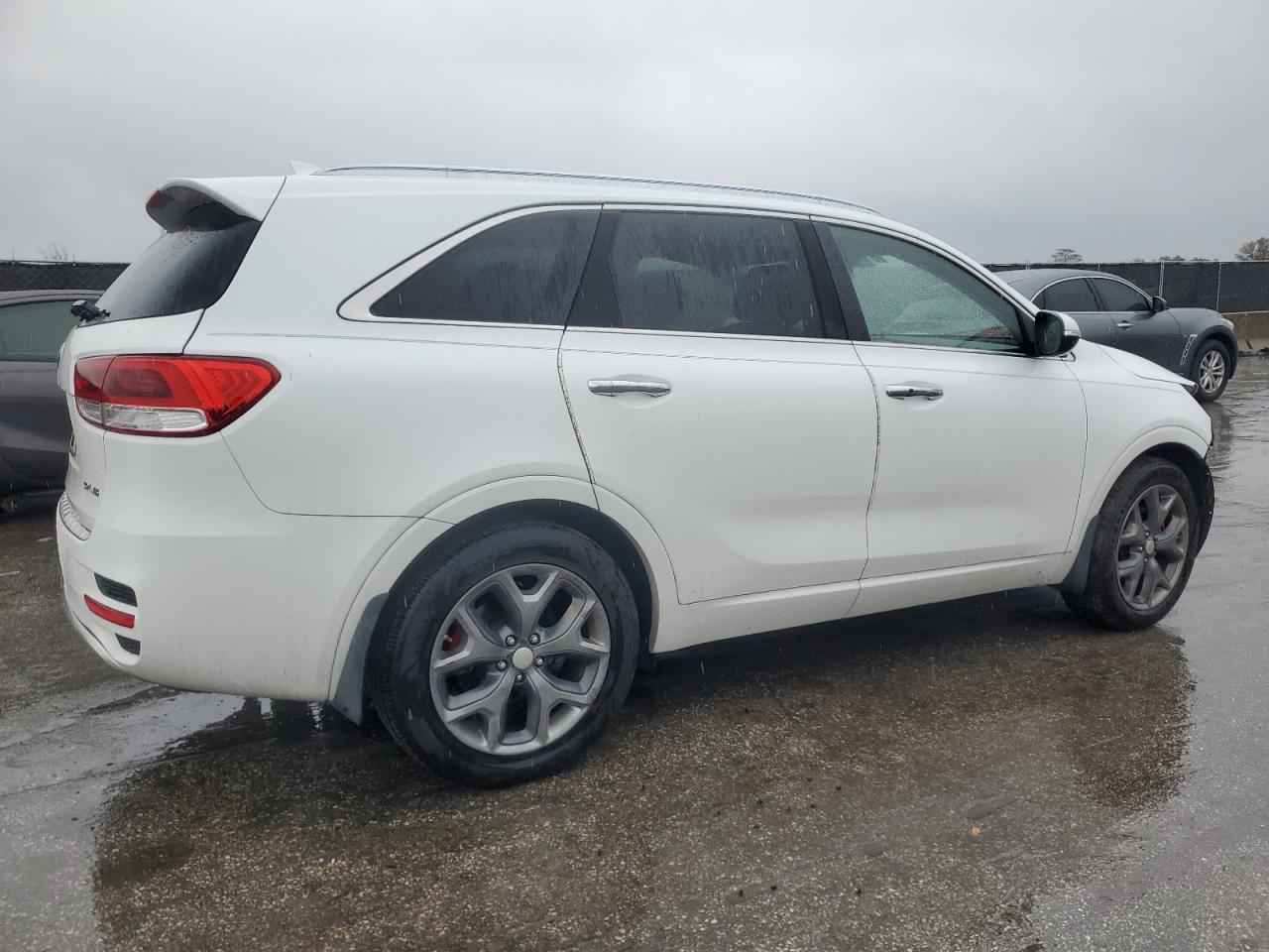 2016 Kia Sorento - Image 3