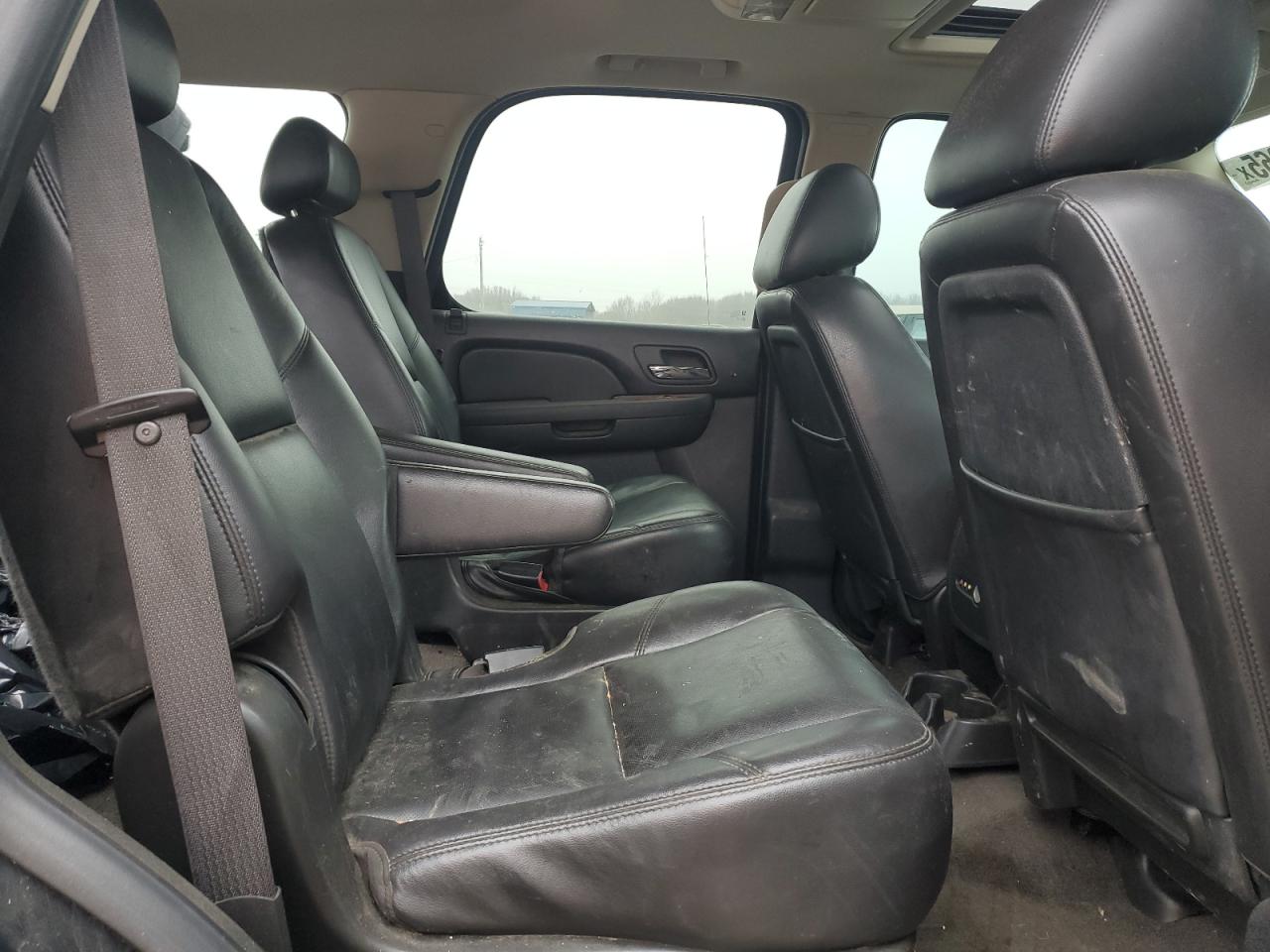 2010 Chevrolet Tahoe - Image 12