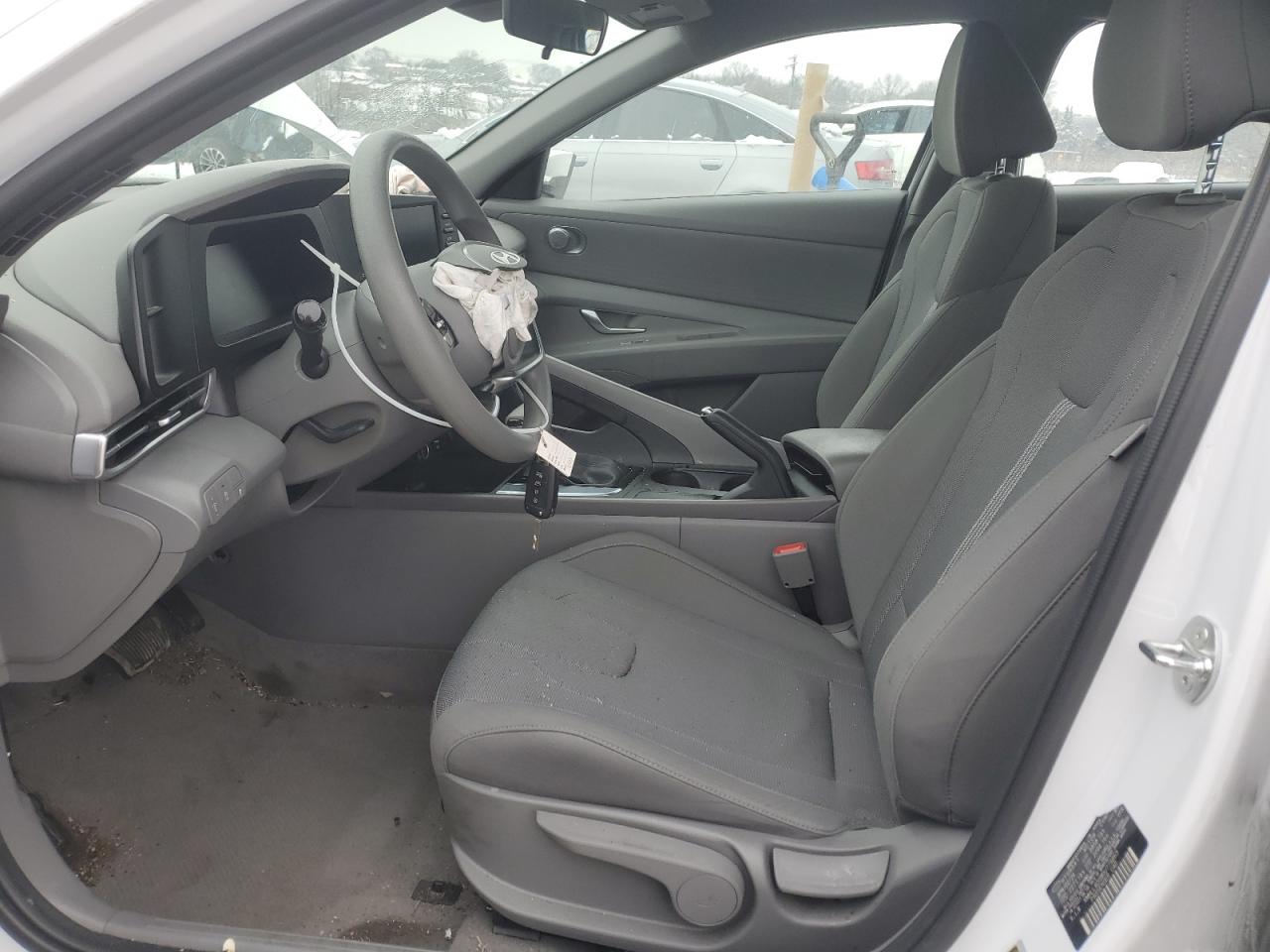 2024 Hyundai Elantra - Image 7