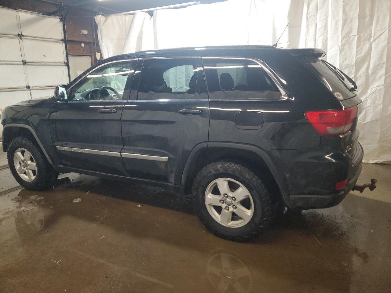 2012 Jeep Grand Cherokee - Image 2