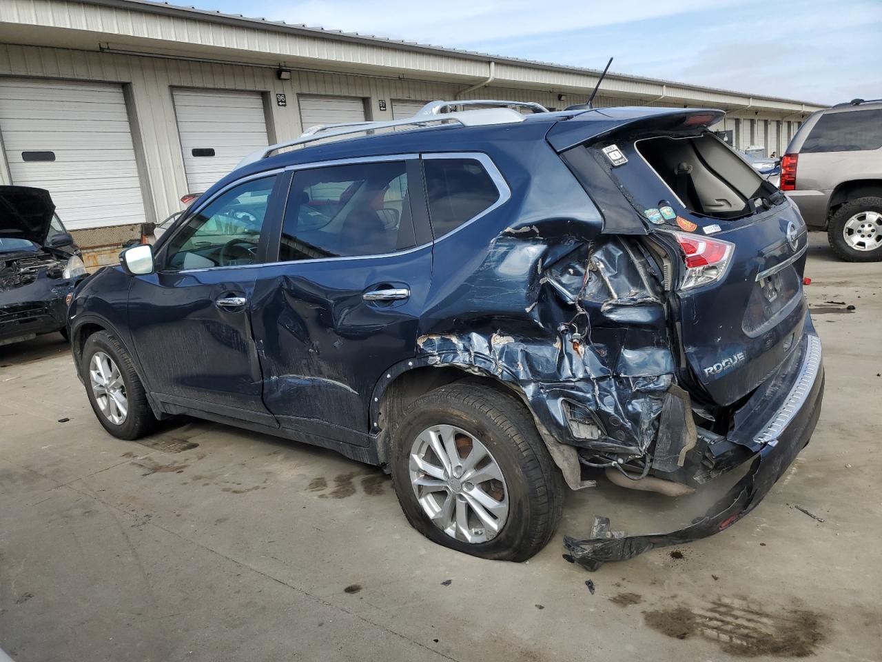 2015 Nissan Rogue - Image 2