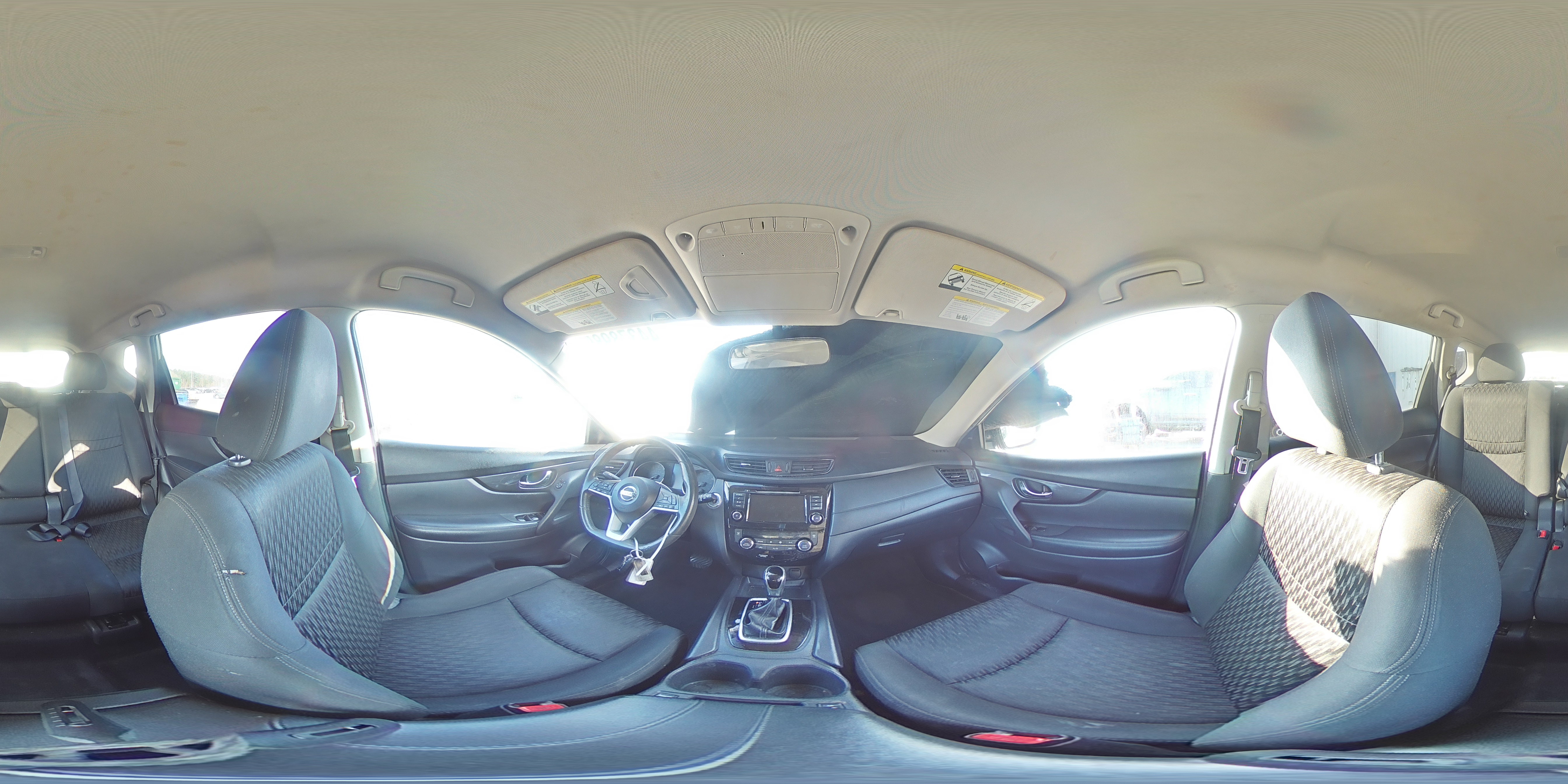 2018 Nissan Rogue - Image 16