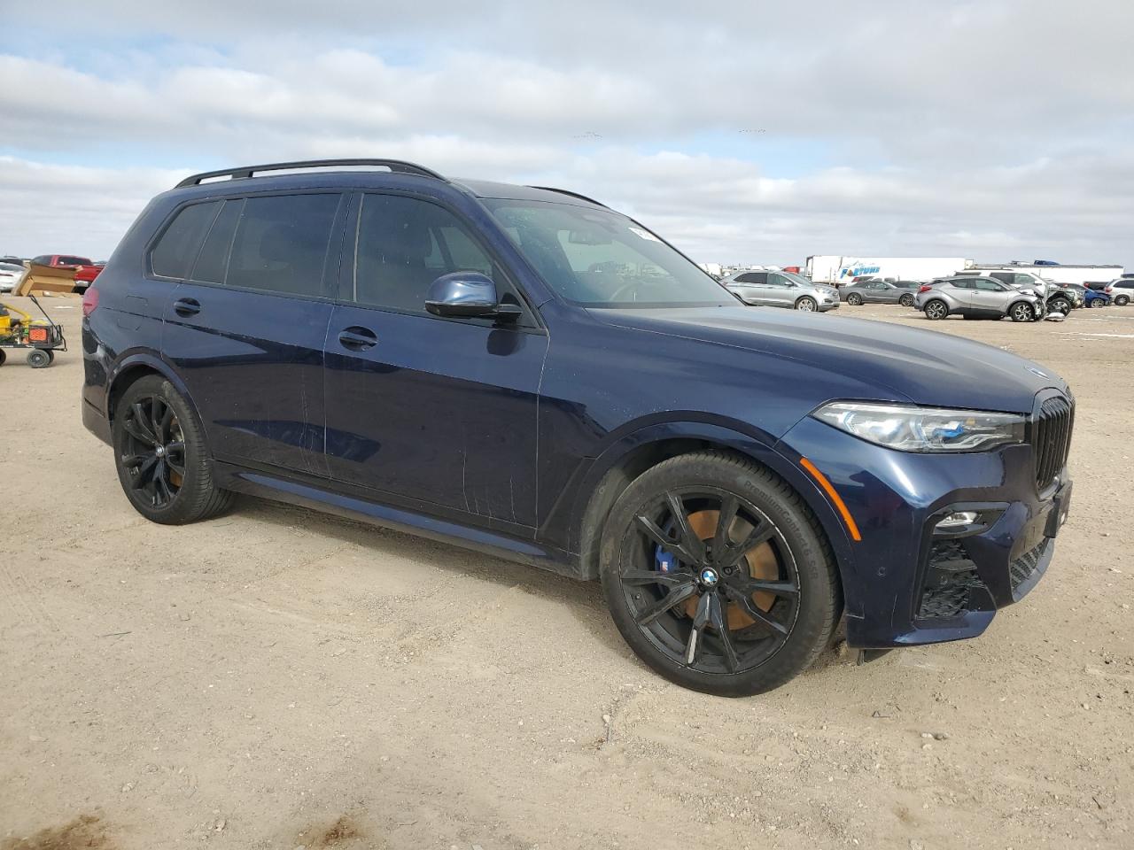 2022 BMW X7 - Image 4