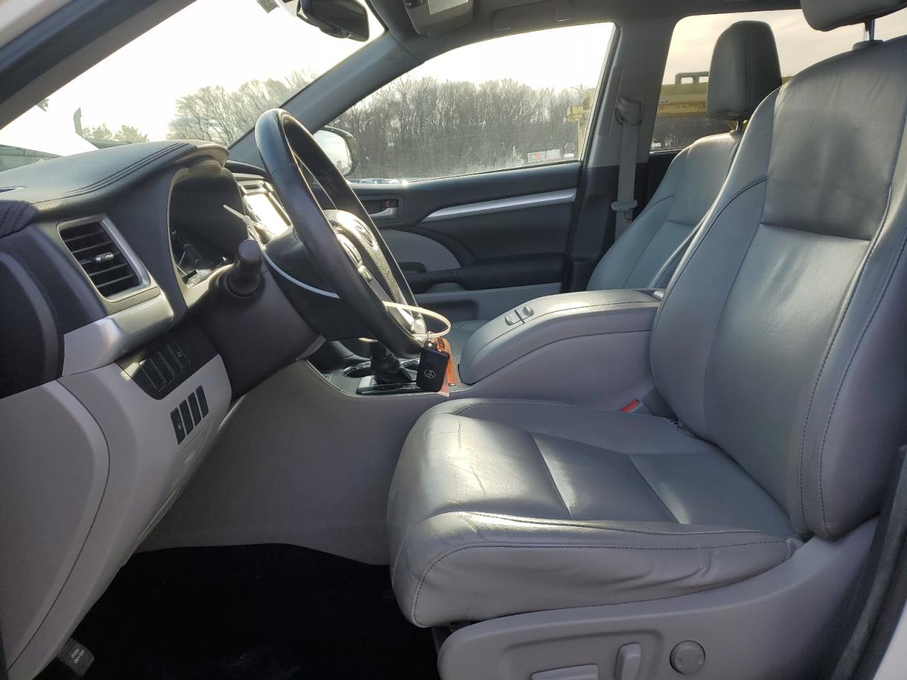 2015 Toyota Highlander - Image 7
