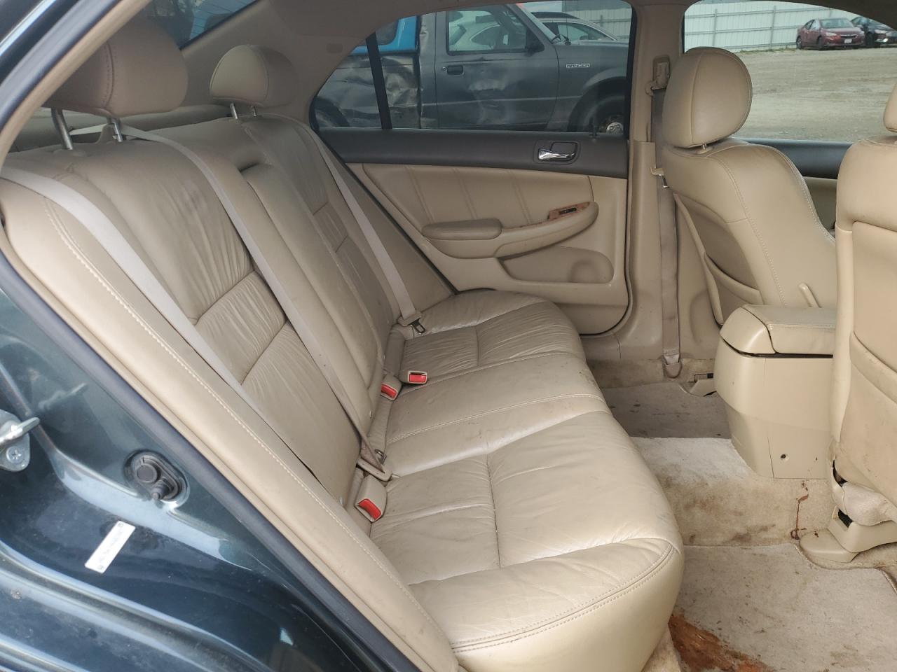 2004 Honda Accord - Image 10