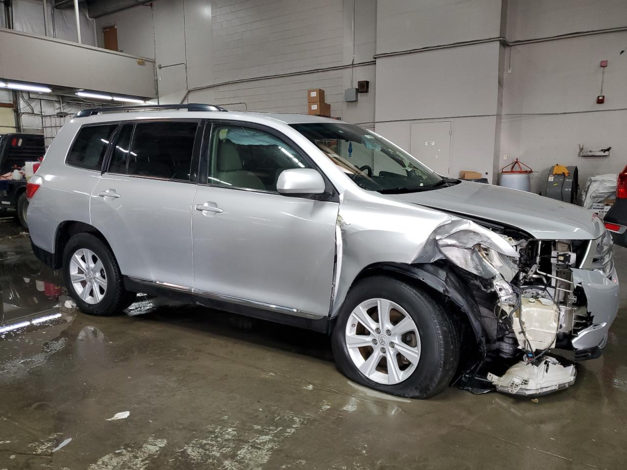 2013 Toyota Highlander - Image 4