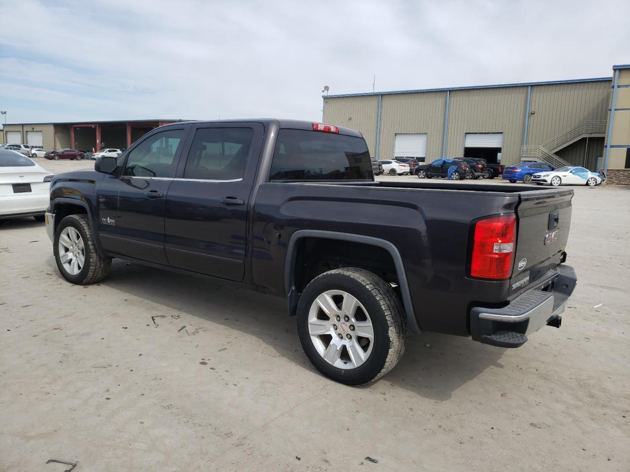 2016 GMC Sierra - Image 2
