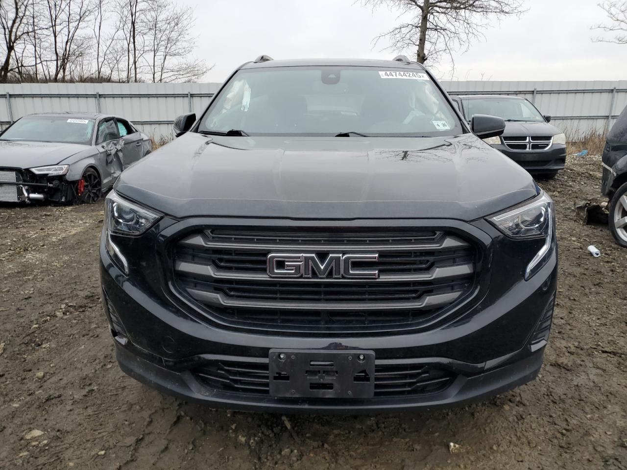 2021 GMC Terrain - Image 5
