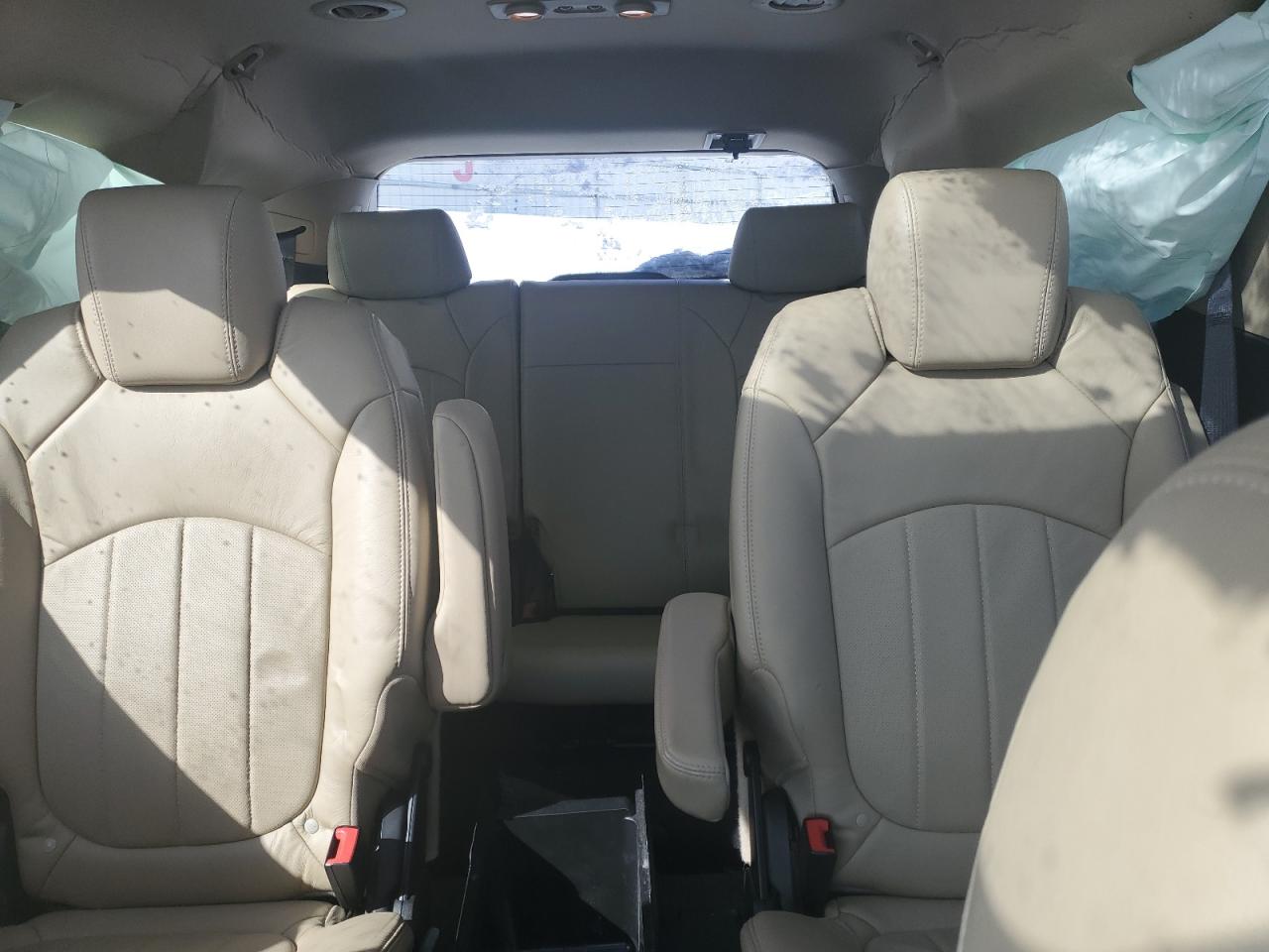 2010 Chevrolet Traverse - Image 10