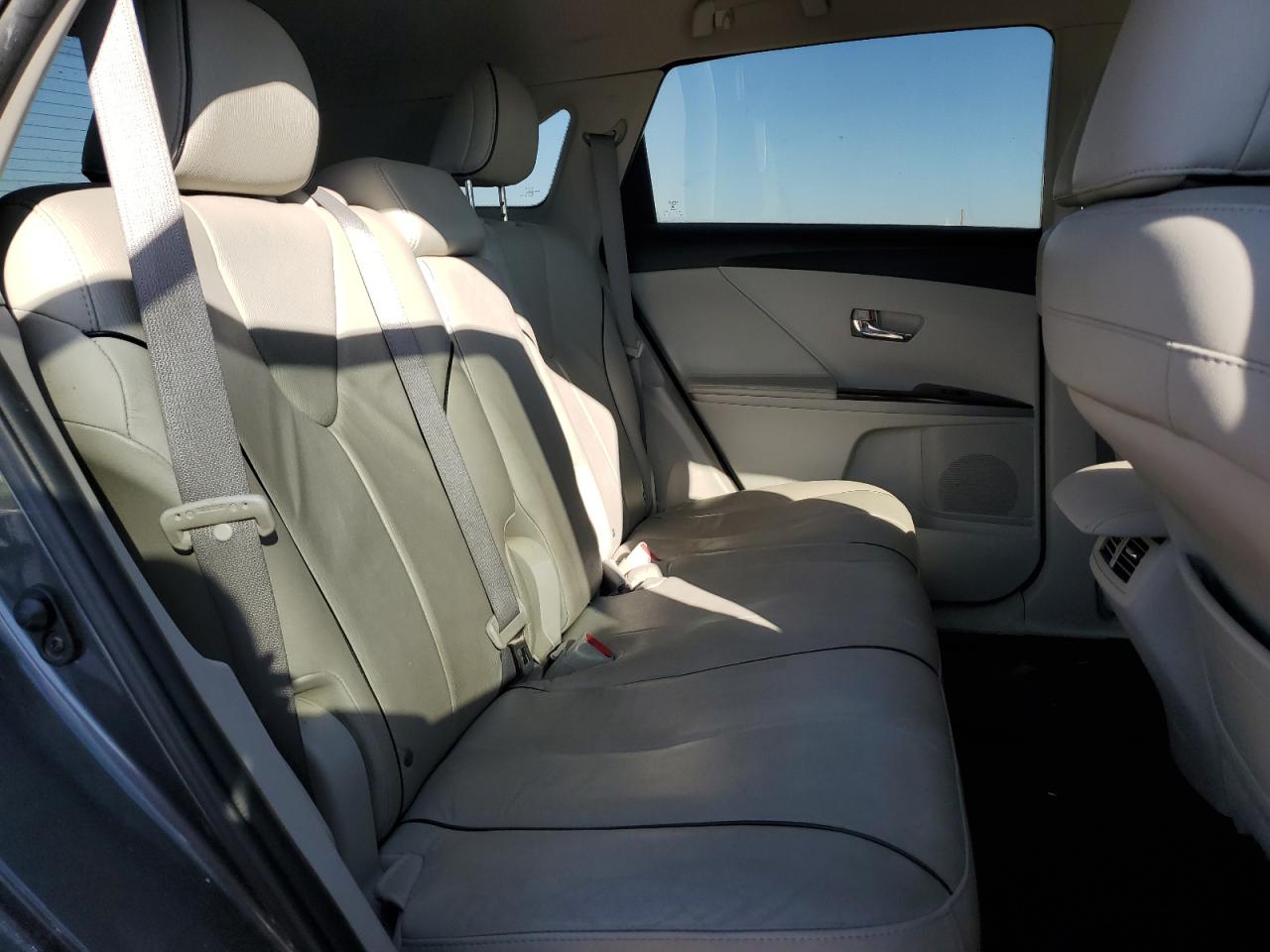 2009 Toyota Venza - Image 11