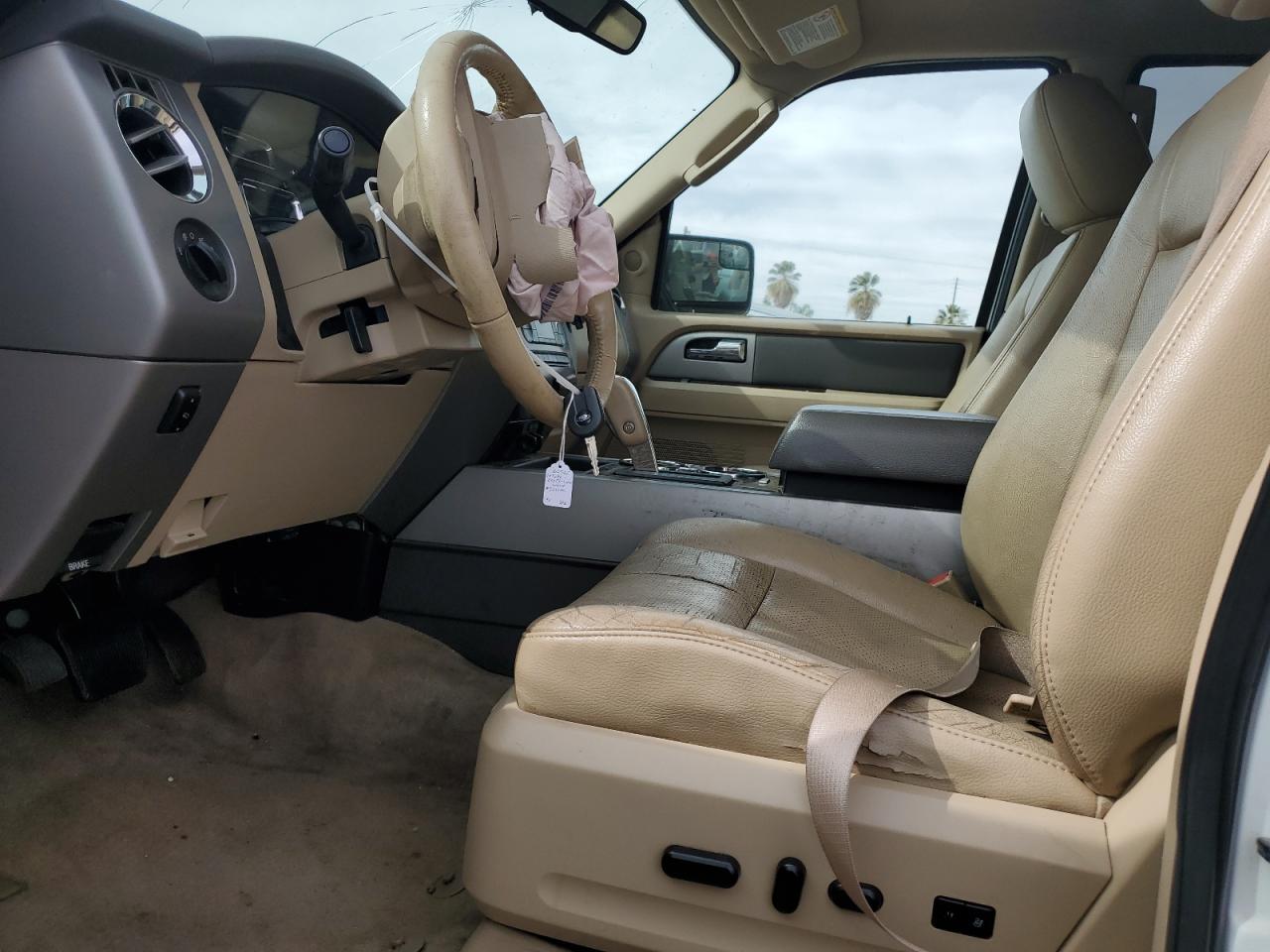 2014 Ford Expedition - Image 7