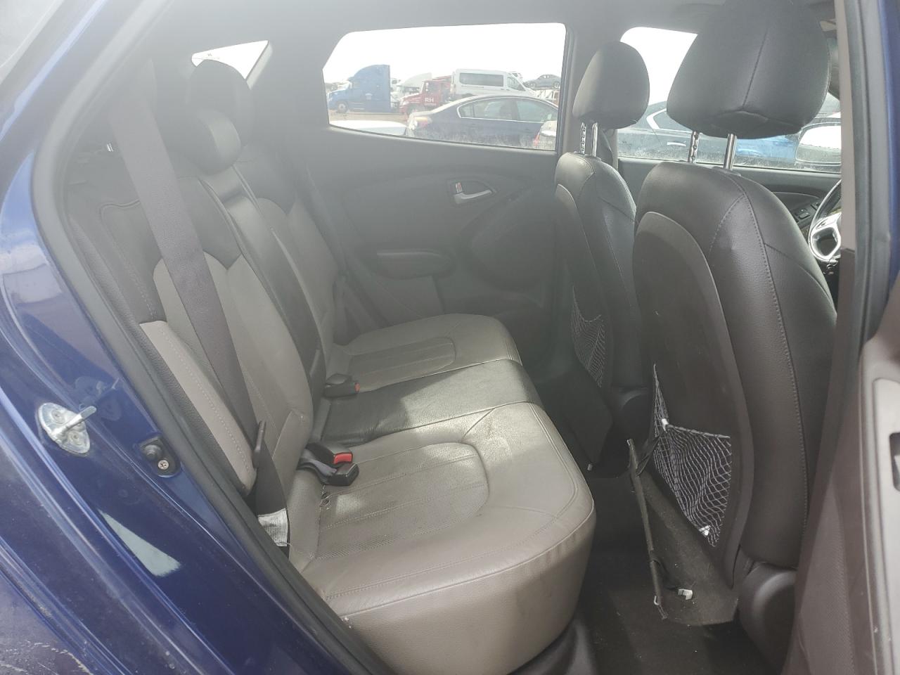 2012 Hyundai Tucson - Image 11