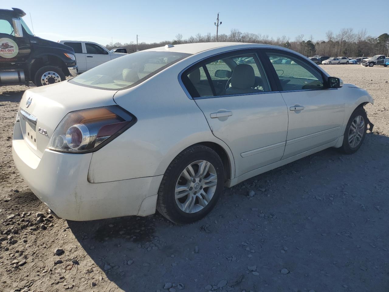 2011 Nissan Altima - Image 3