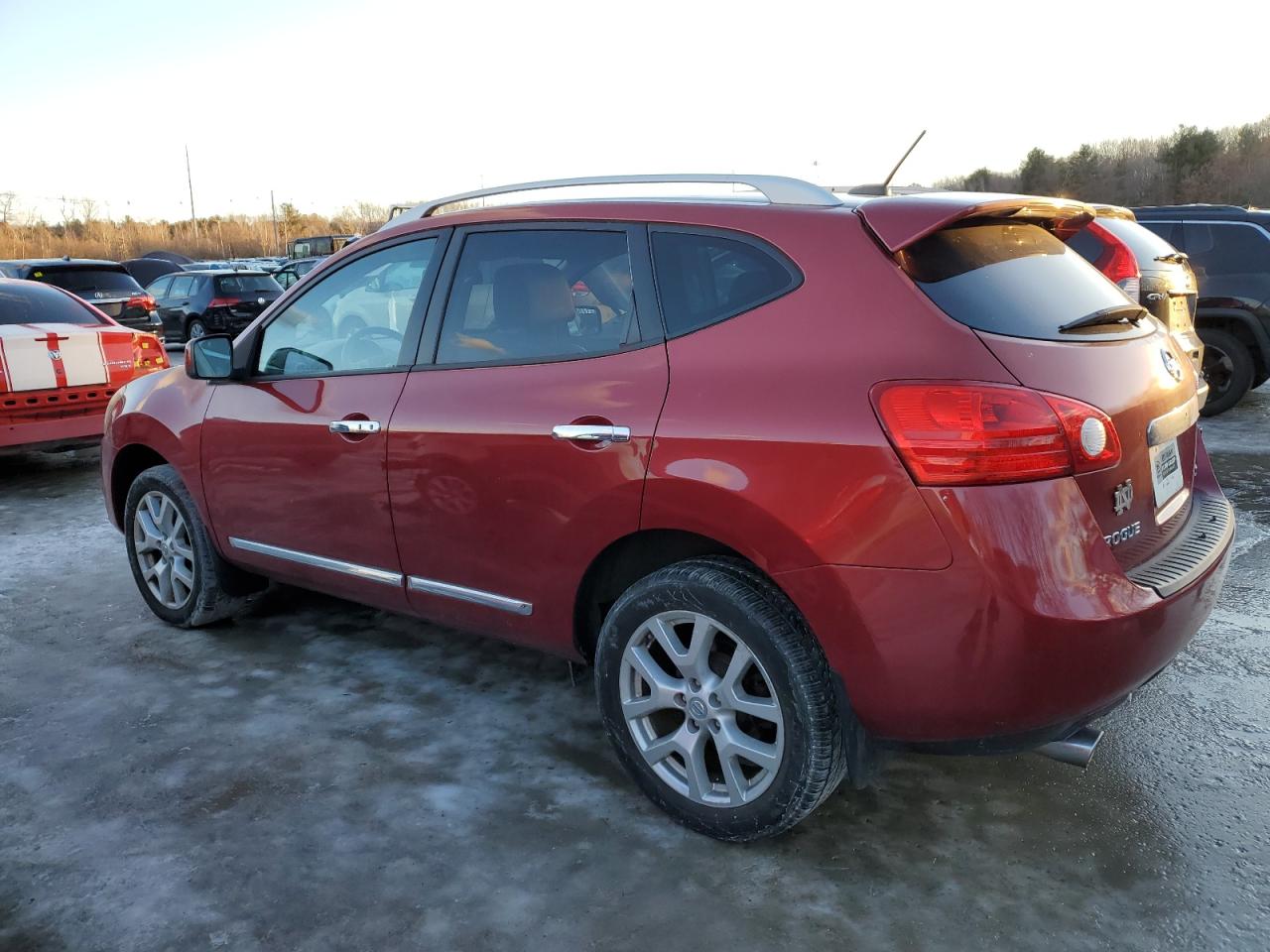 2011 Nissan Rogue - Image 2