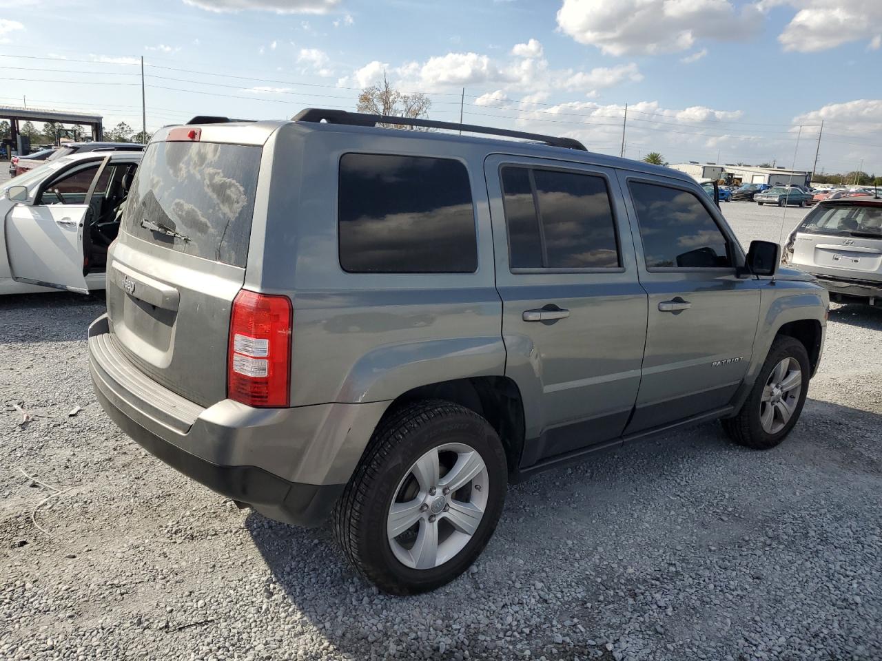 2012 Jeep Liberty (Patriot) - Image 3