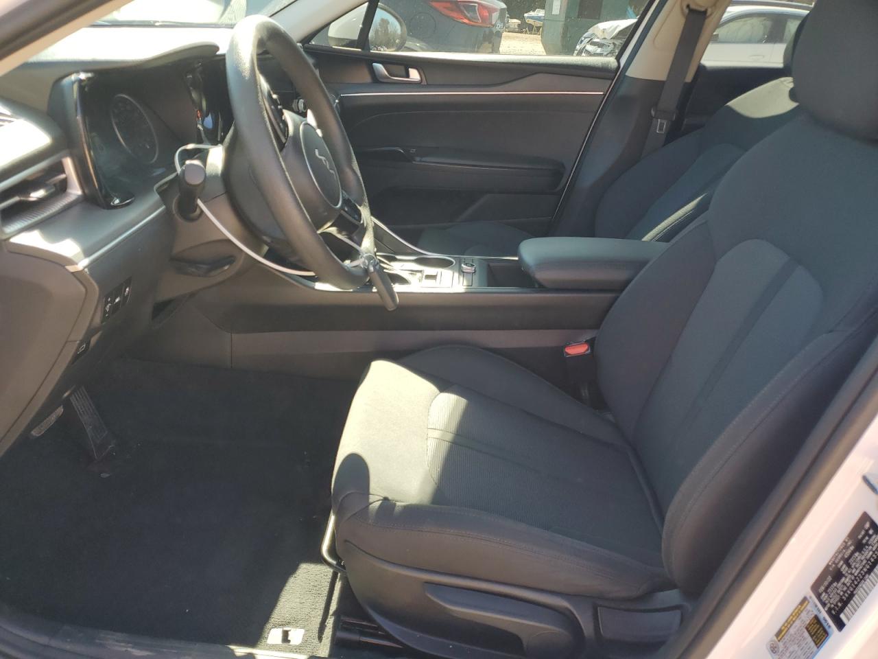 2022 Kia K5 - Image 7