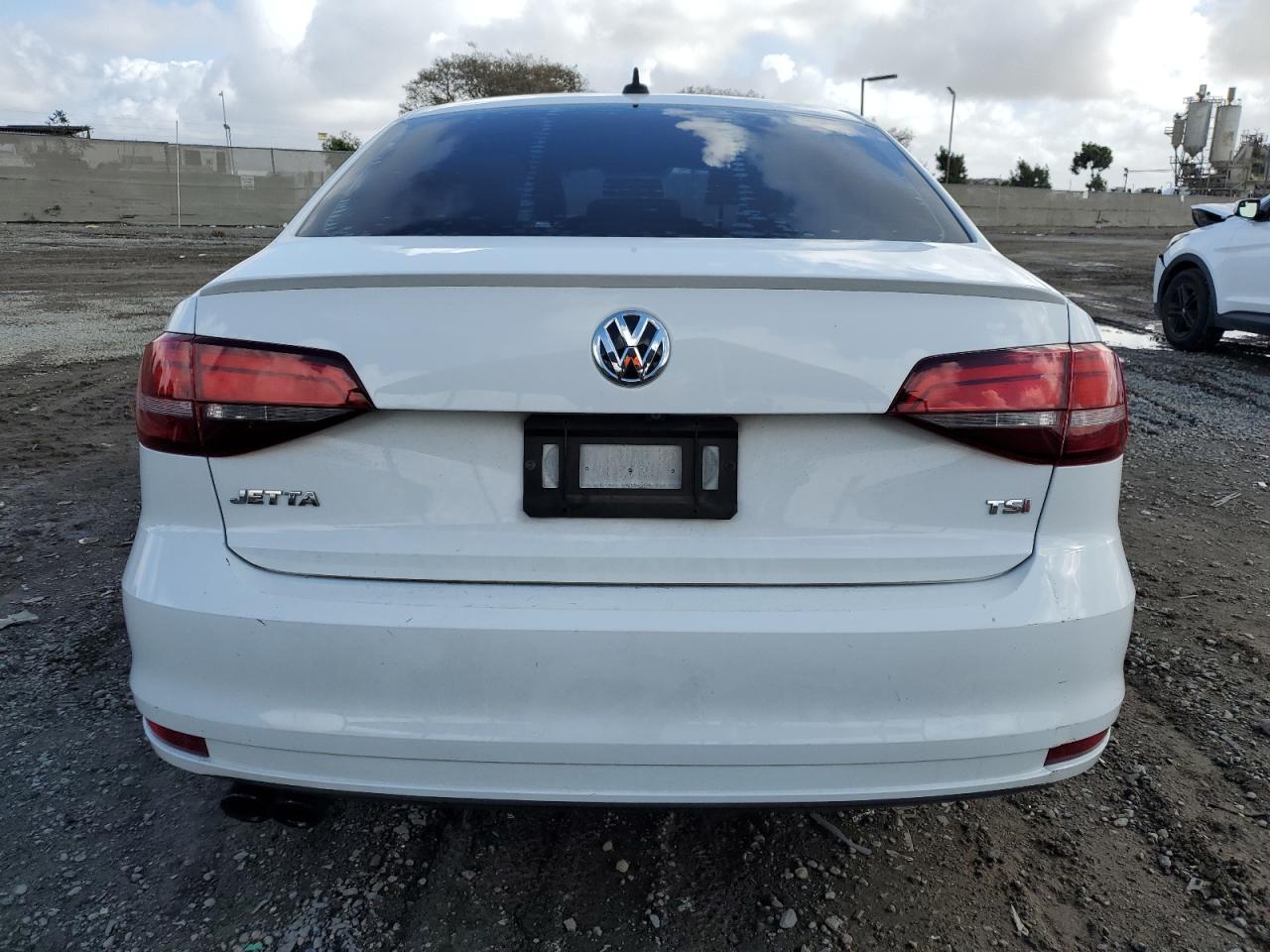 2016 Volkswagen Jetta - Image 6