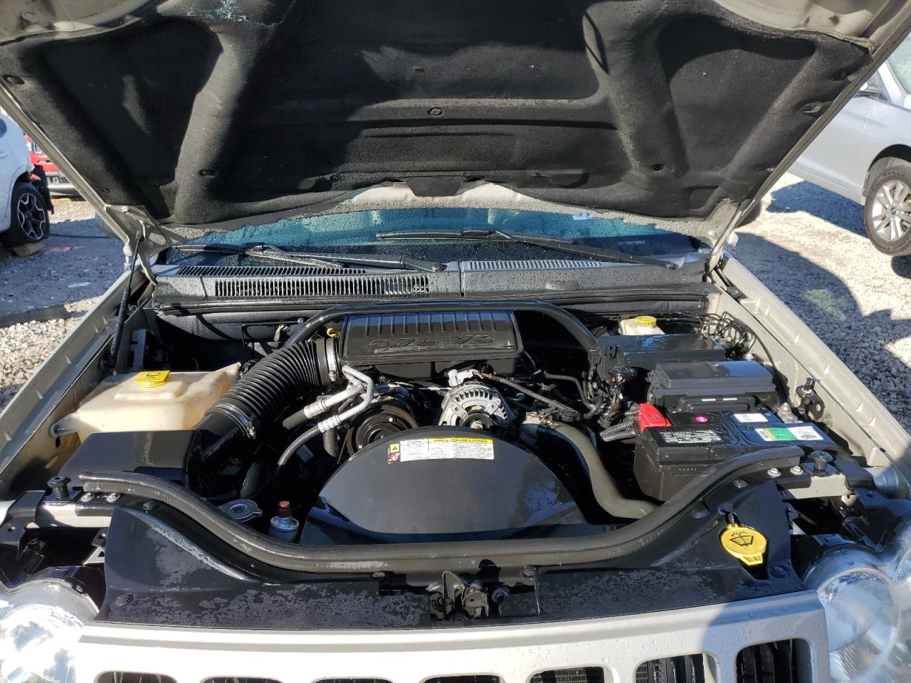 2009 Jeep Grand Cherokee - Image 11