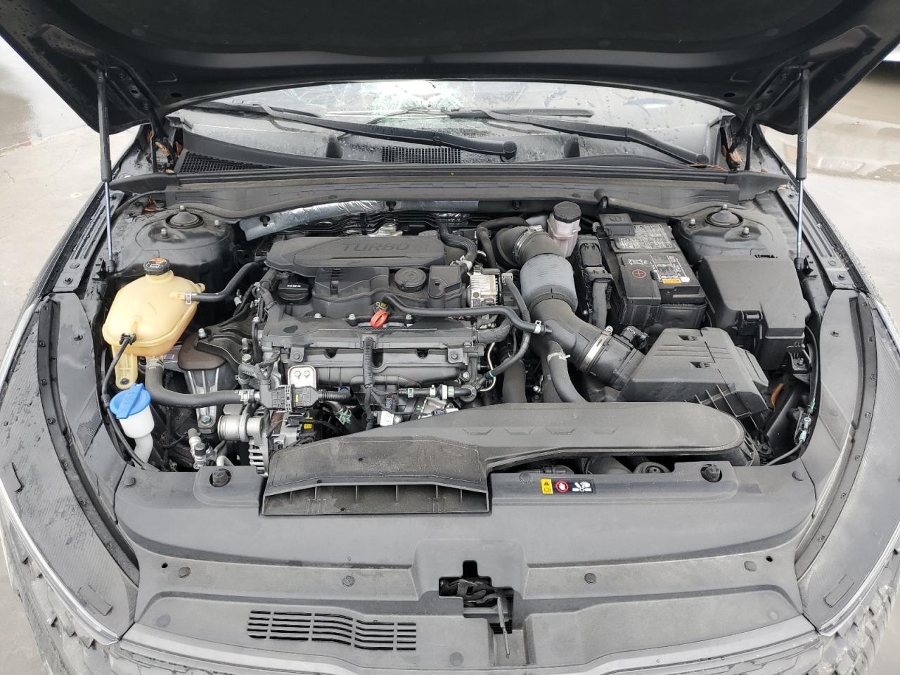 2023 Kia K5 - Image 13