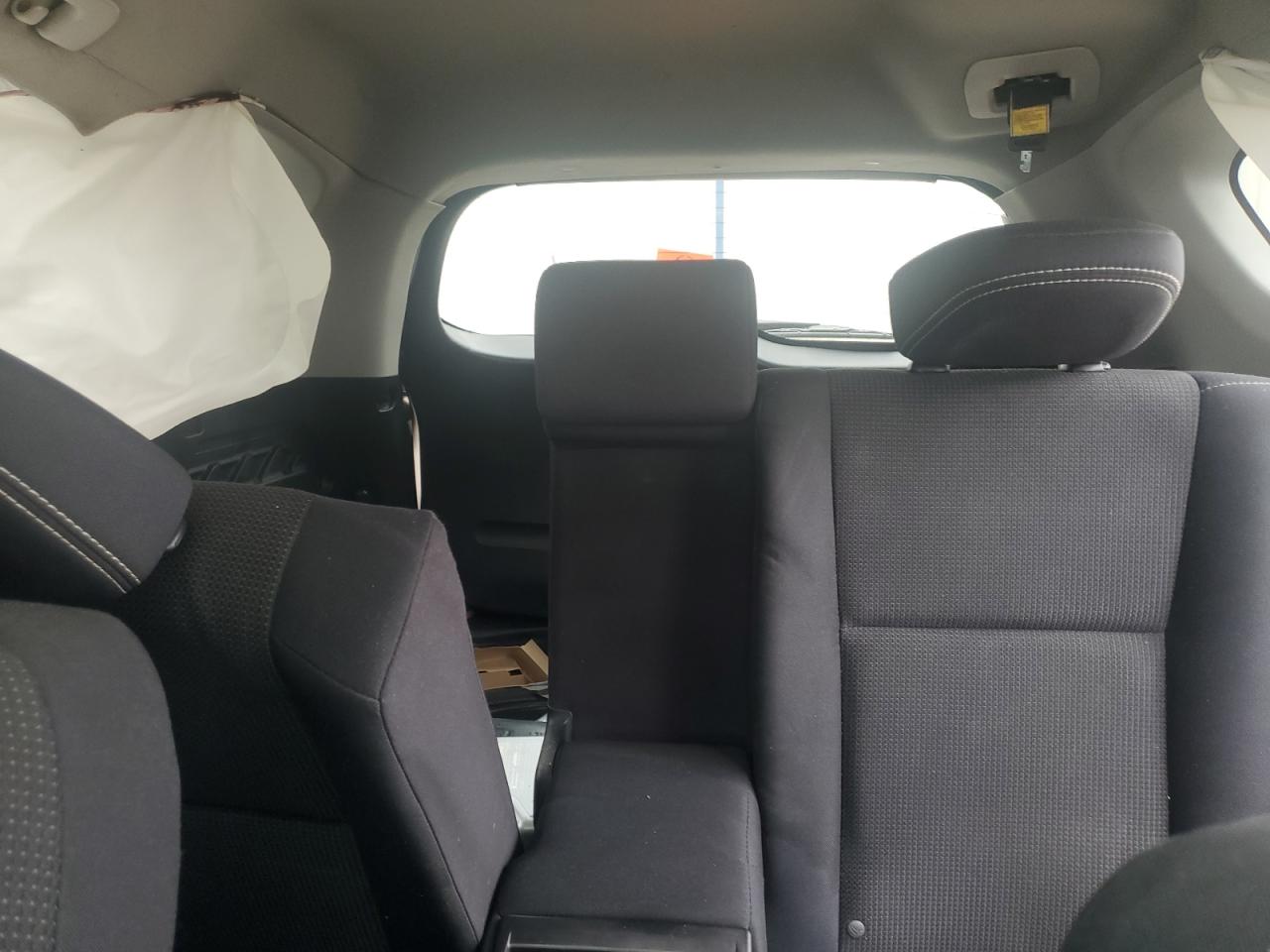 2017 Toyota RAV 4 - Image 10
